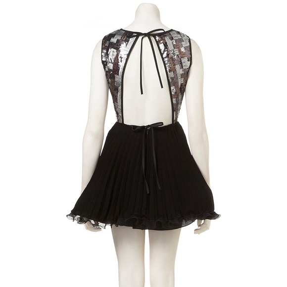 Silver Sequin Open Back Party Dress Sz 2 - Picture 2 of 8